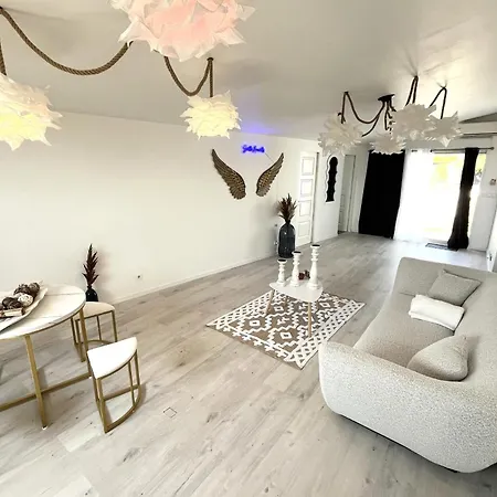 The Amantis Xxl Bath And Sauna In Holiday home Mauguio